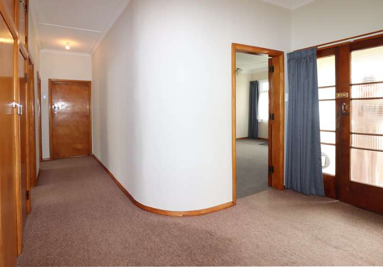 204 High Street South Carterton_23