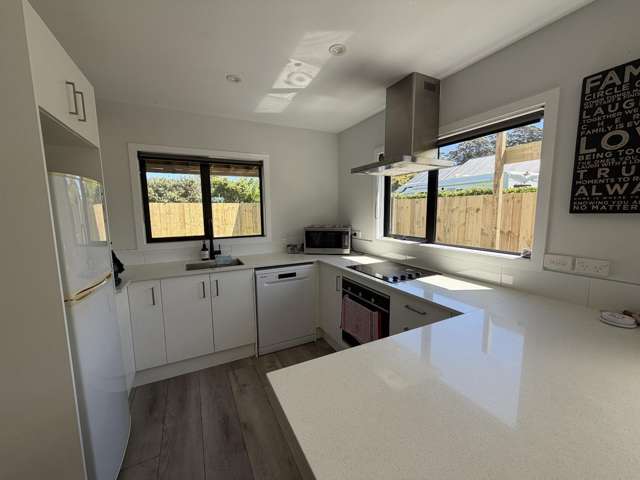 74 Catherine Crescent (Downstairs) Whitianga_1