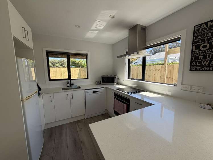 74 Catherine Crescent (Downstairs) Whitianga_1