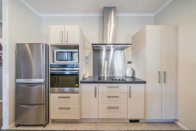27 Percy Kinsman Crescent Riverstone Terraces_2