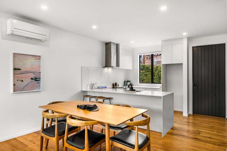 12/4 Glen Atkinson Street_5