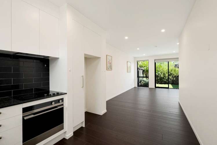 17/37 Glen Atkinson Street St Heliers_4