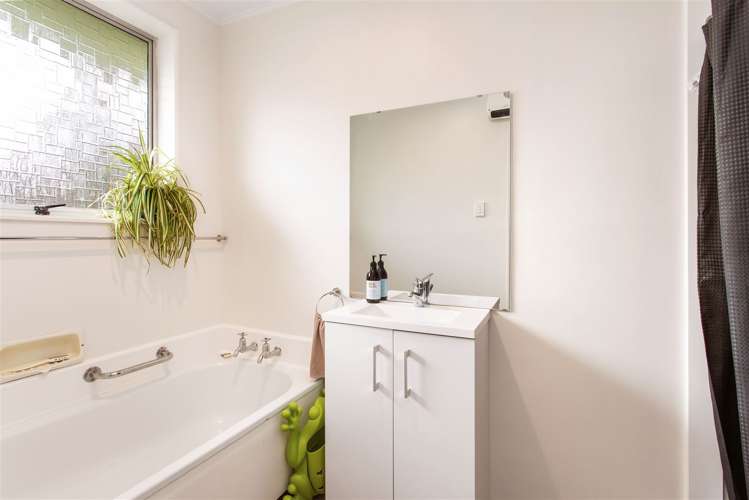 2/76 Grants Road Papanui_10