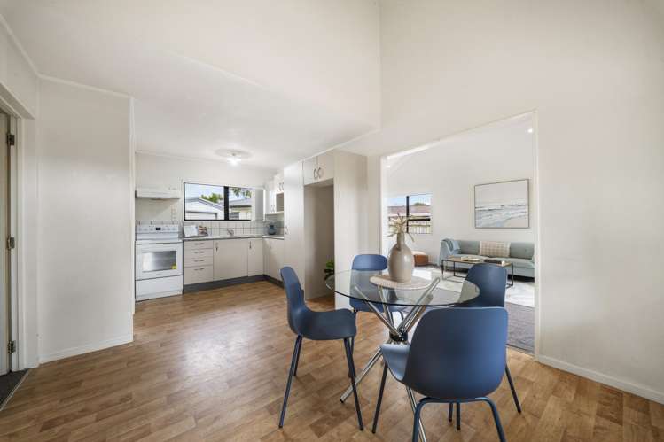 2/12 Edmund Hillary Ave_3