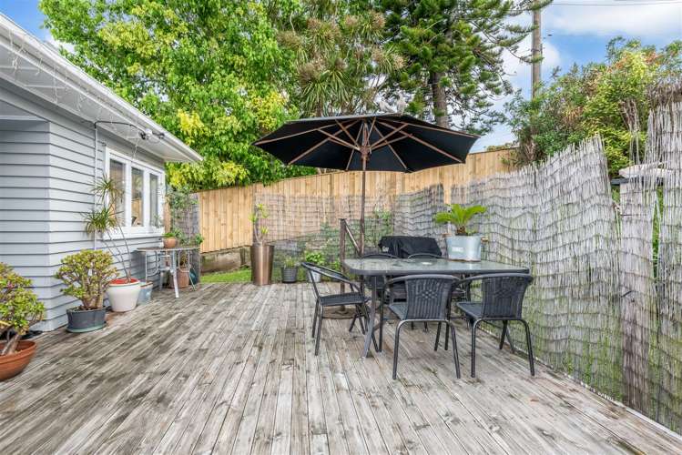 1/87 Beach Road Mellons Bay_4