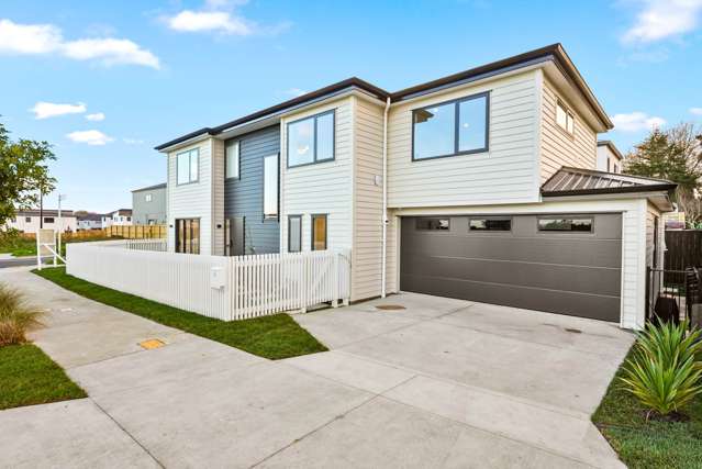 Corner-Site Luxury with Flexible Family Living