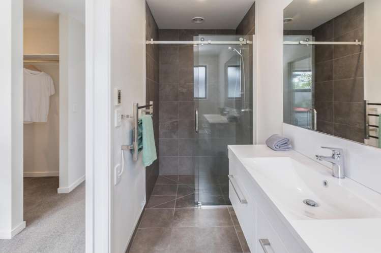 17 Robert Duncan Road Belfast_10