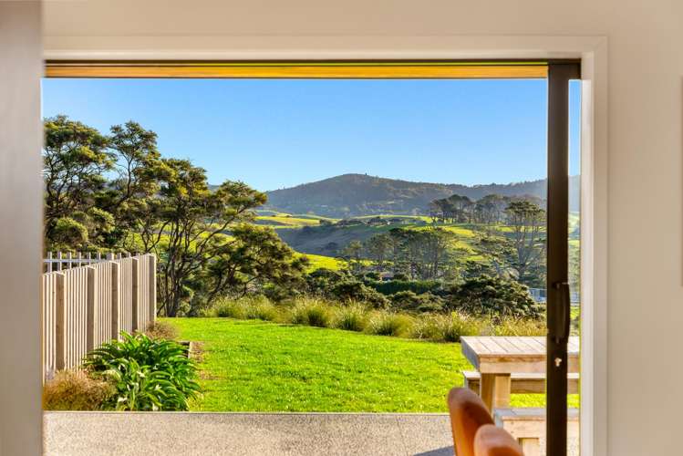 94 Amreins Road Waitakere_16