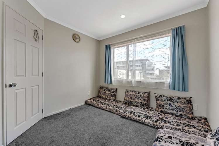 13 BUSHPARK PLACE Flat Bush_14