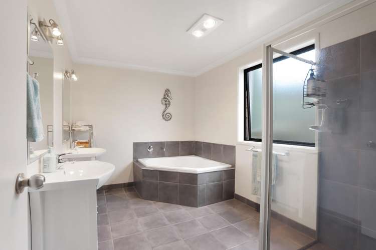 7 Oratia Drive Glen Eden_18