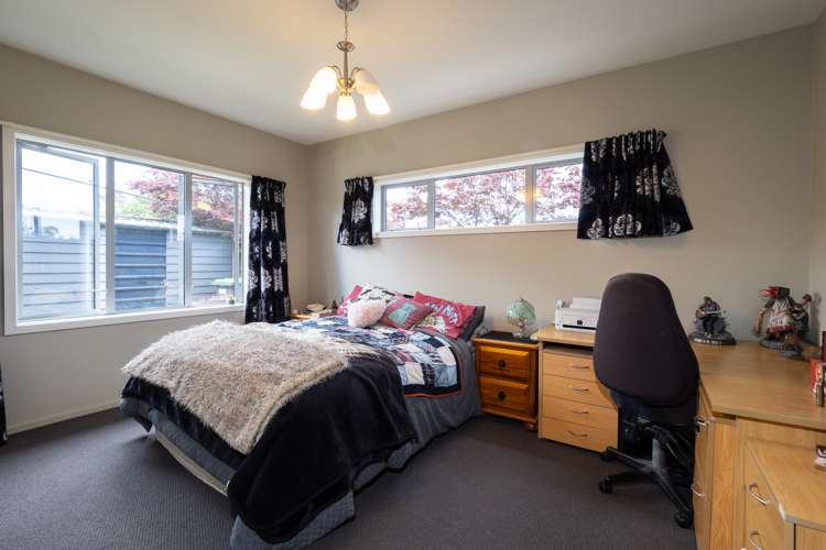 8 Somerset Grove Allenton_12