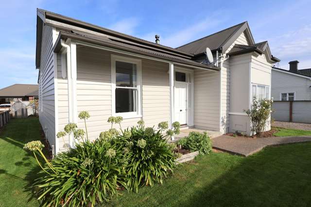 Renovated & Ready on Crinan!