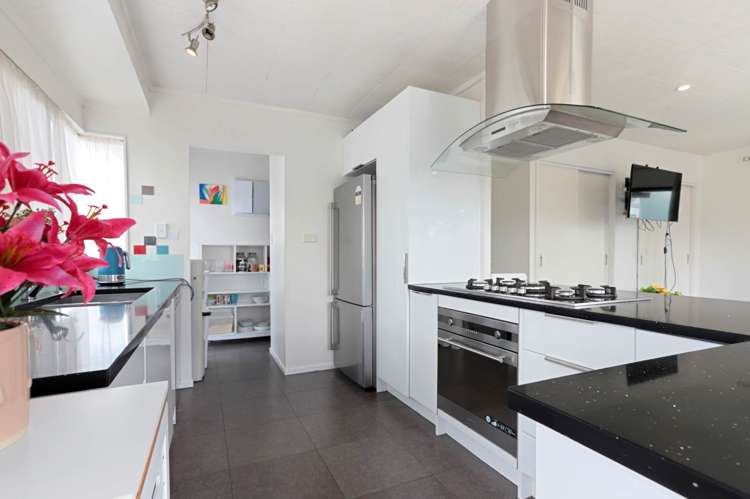 37 Meadowvale Rise Titirangi_7