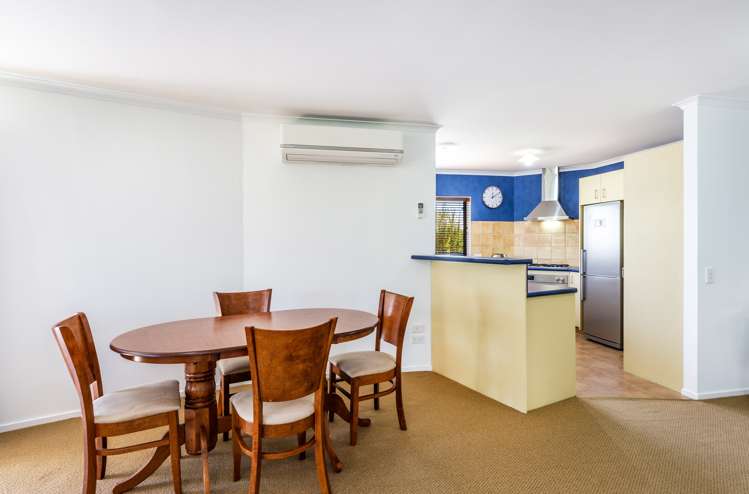 1/2 Astelia Way Waipahihi_4