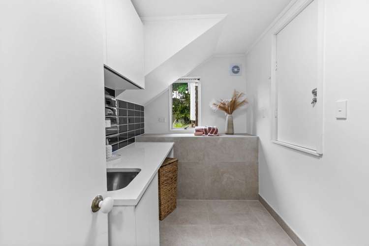 8 Airey Place Torbay_15