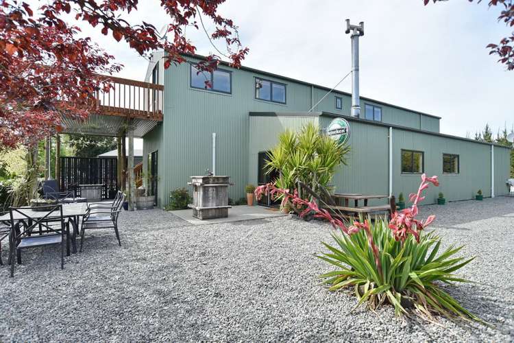 2585 South Eyre Road West Eyreton_15