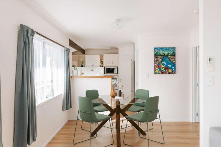 30 Heron Avenue East Matua_2