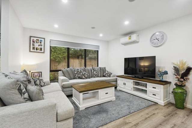 5 Bed 4.5 Bath with Ground Suite - Don't Miss Out