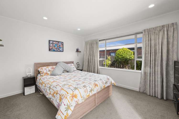 8 Woodham Drive Allenton_10