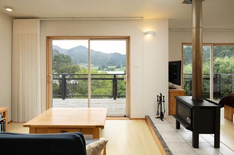 19 Saint Omer Road Kenepuru Sound_23