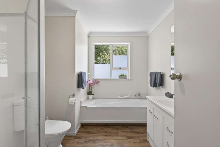 136A Seaview Road Westown_13