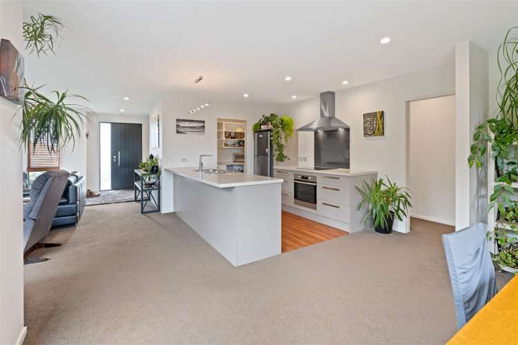 76 Rowan Avenue Aranui_8