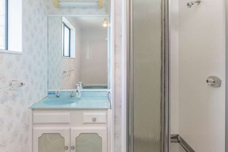 24 Hinerau Grove Waipahihi_9