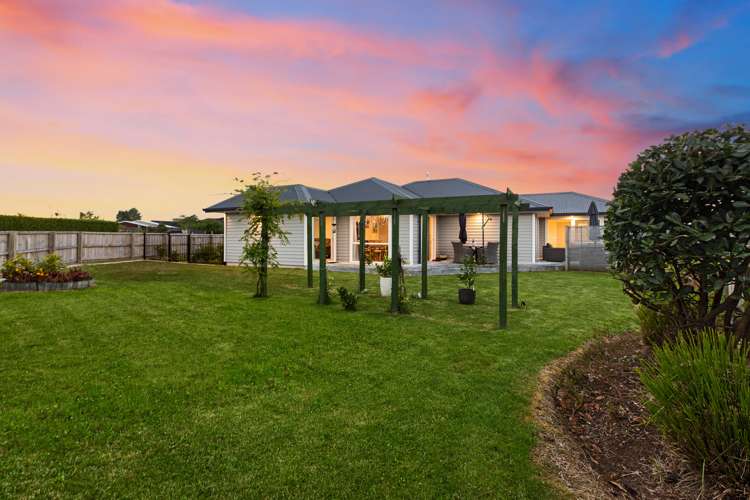 1 Benmore Crescent Pyes Pa_32