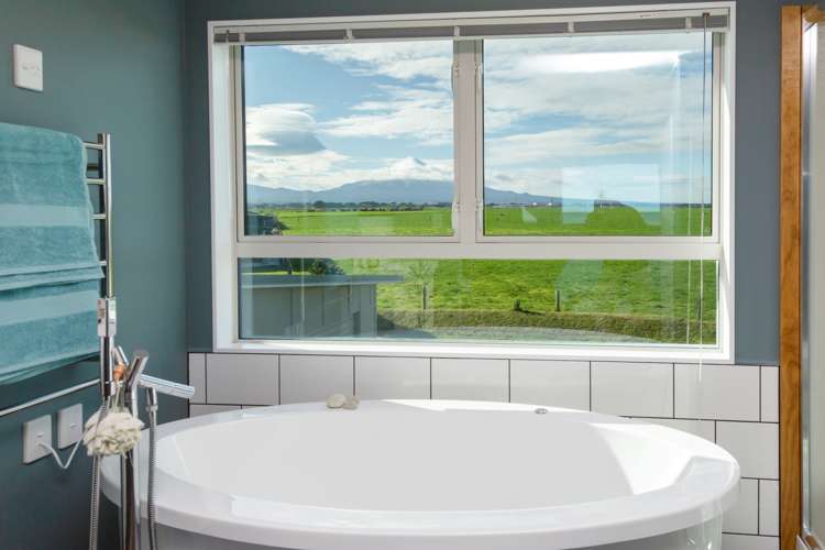 285 Tai Road Opunake_12