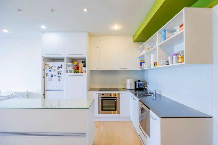 1210/30 Beach Road City Centre_6