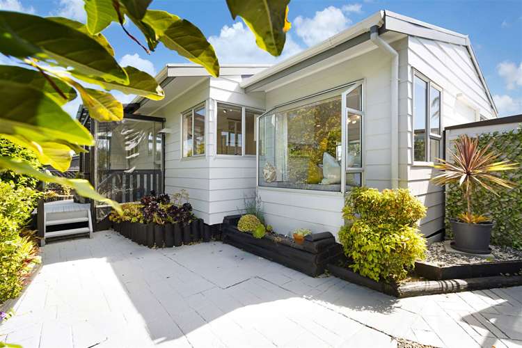 2/25 Arawa Street New Lynn_0