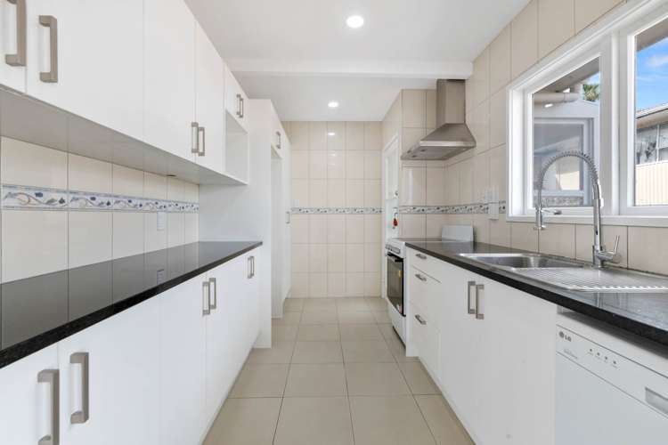 1/92 Cardiff Road Pakuranga Heights_5