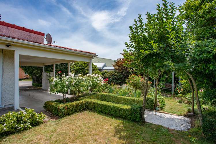 20 Deakin Place Clive_17