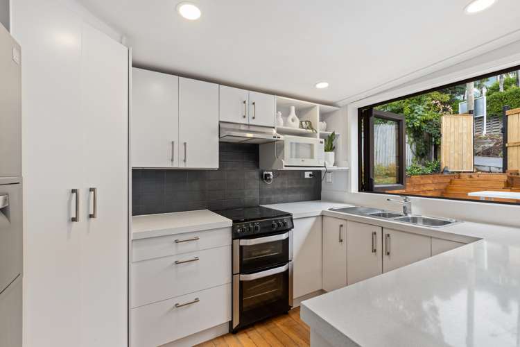504 Beach Road Murrays Bay_5