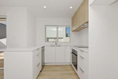 2/69A Cameron Road_4