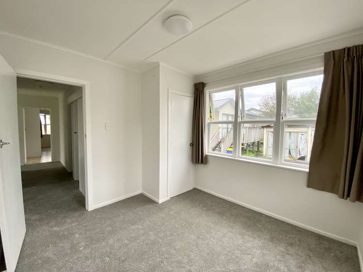 2 Aronui Terrace Kelston_7