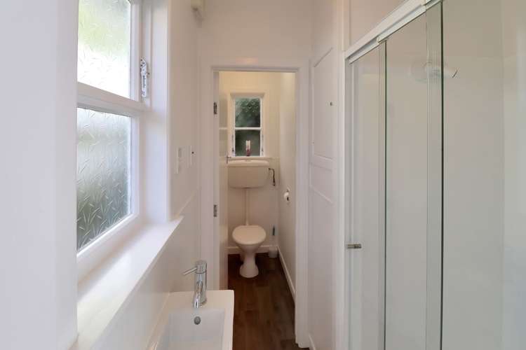 300 Queens Drive 1297_6