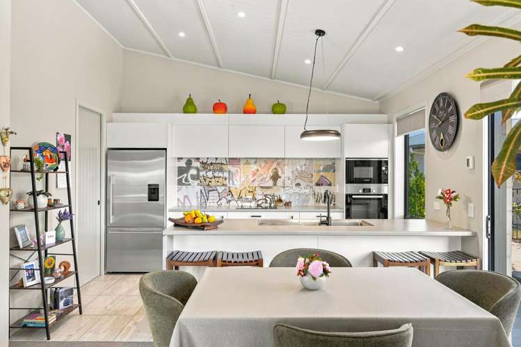 15 Noumea Drive Rangatira Park_7