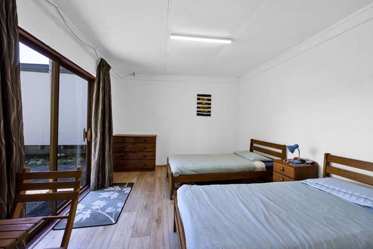 15 Fairbank Avenue Stratford_15