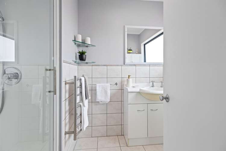 3 Onyx Way Hairini_8