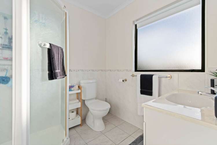 76 Rivervale Grove Stanmore Bay_7