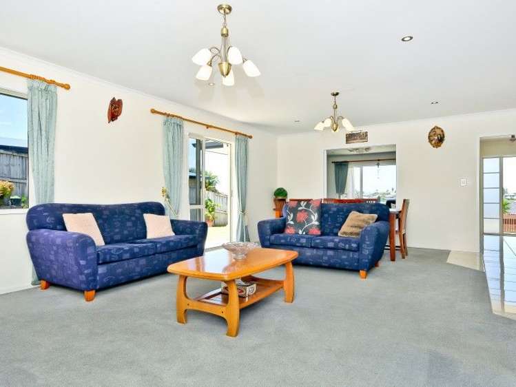 96 Farnborough Drive Grandview Heights_22