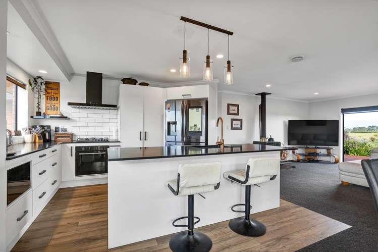 402 Hursthouse Road Tarurutangi_18