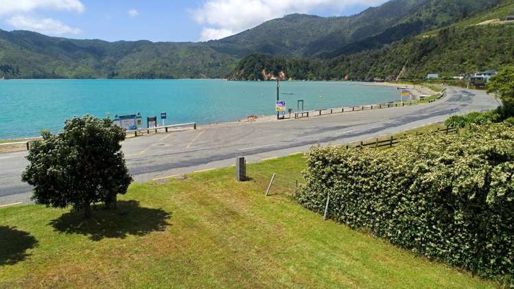 20 Esplanade Okiwi Bay_12