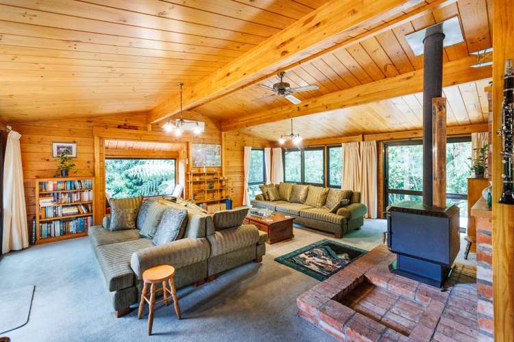 11 The Bush Track Aokautere_14