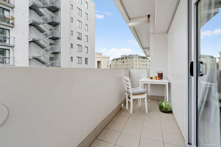 7G/32 EDEN CRESCENT City Centre_6