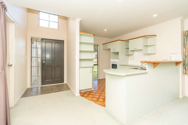 18/3 Turnbury Court Rototuna_1