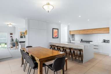 18 Chateau Crescent_3