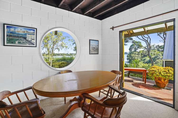 2/11 Amelia Place Beach Haven_10