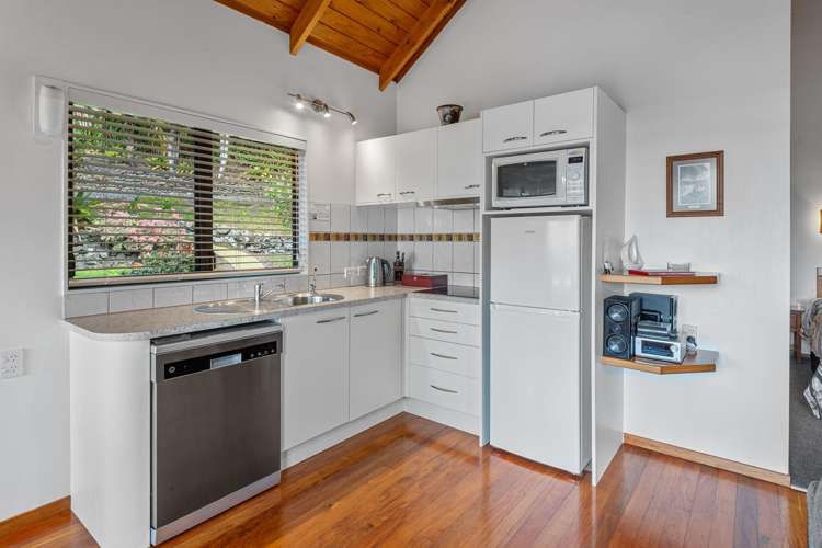 10-12 Bayview Rd Paihia_24